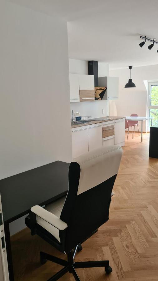 Top Apartments Kaiserebersdorf Wenen Buitenkant foto
