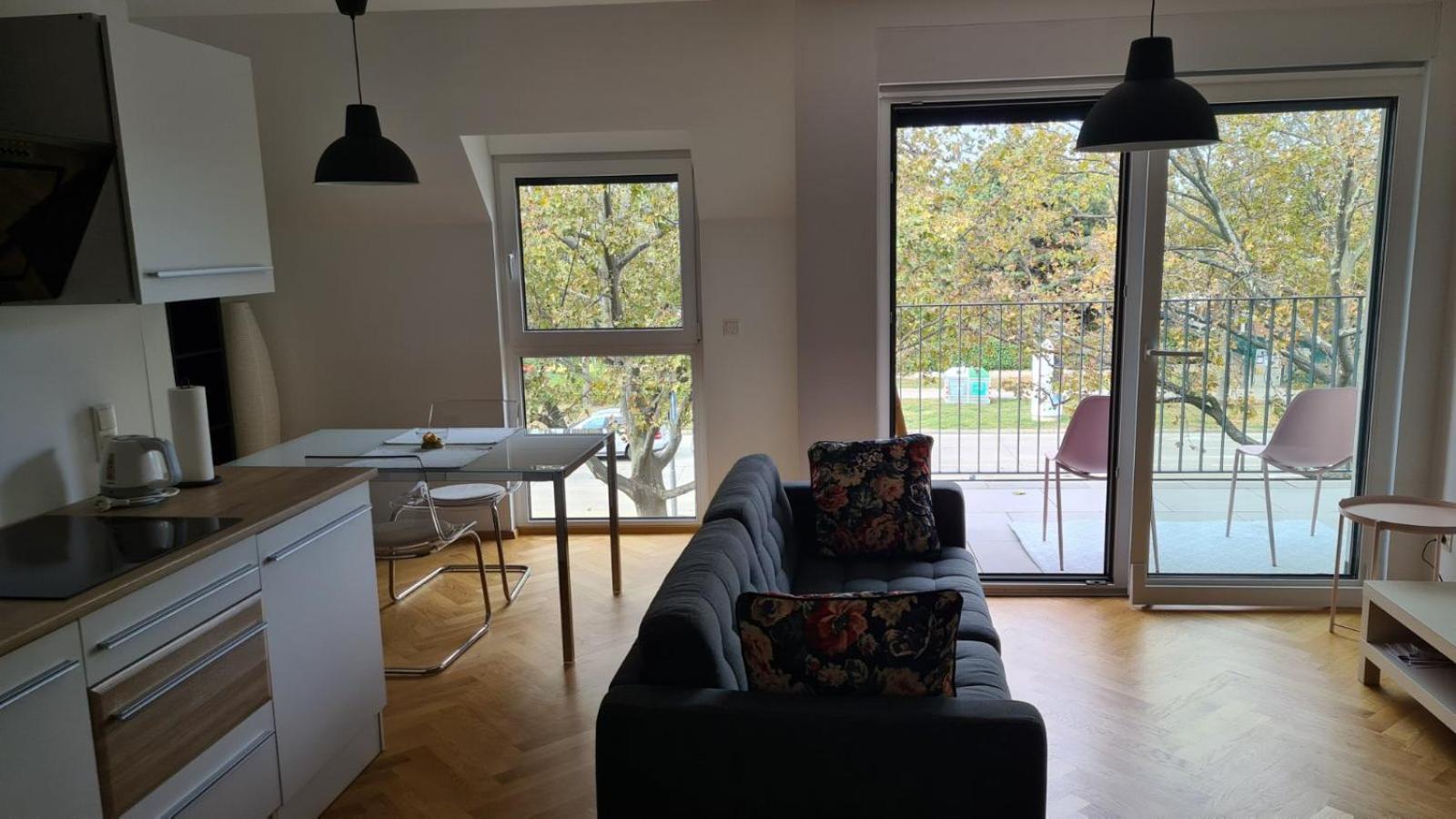 Top Apartments Kaiserebersdorf Wenen Buitenkant foto